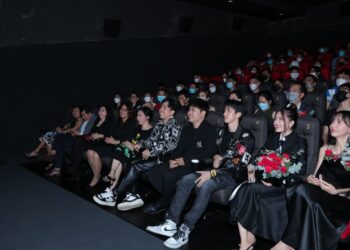 Dàn Nghệ sỹ danh tiếng Việt tham gia chương trình truyền hình Thách Là Chơi