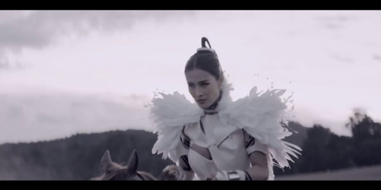 Đông Nhi và Noo Phước Thịnh ra trận, đối đầu cực căng trong MV huyền sử