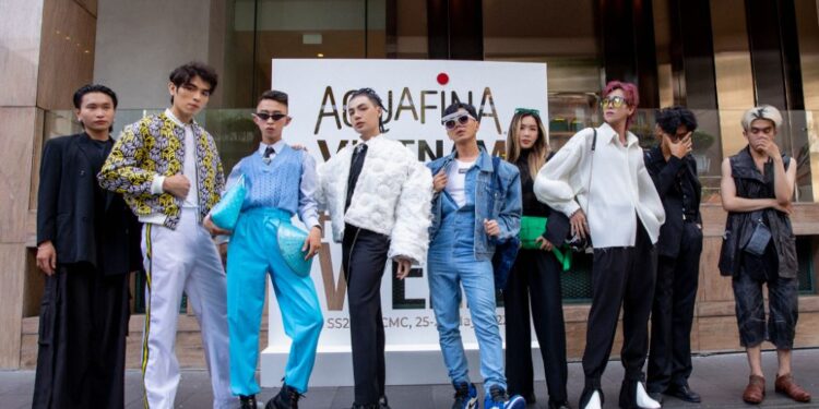 “SÀN ĐẤU” THE BEST STREET STYLE DAY 1 DIỆN TỪ ĐỒ 2HAND ĐẾN OUTFIT TRĂM TRIỆU