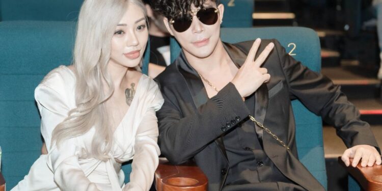 Huyền Cadie là ai mà Nathan Lee nhận lời song ca và đóng MV?