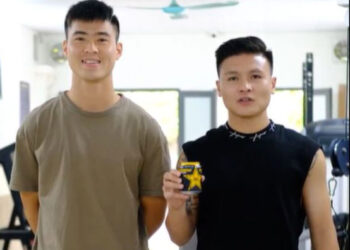 Giải mã lý do Quang Hải cùng Duy Mạnh kẹp nhau cực gắt tại phòng tập trước thềm ra nước ngoài