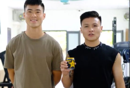 Giải mã lý do Quang Hải cùng Duy Mạnh kẹp nhau cực gắt tại phòng tập trước thềm ra nước ngoài