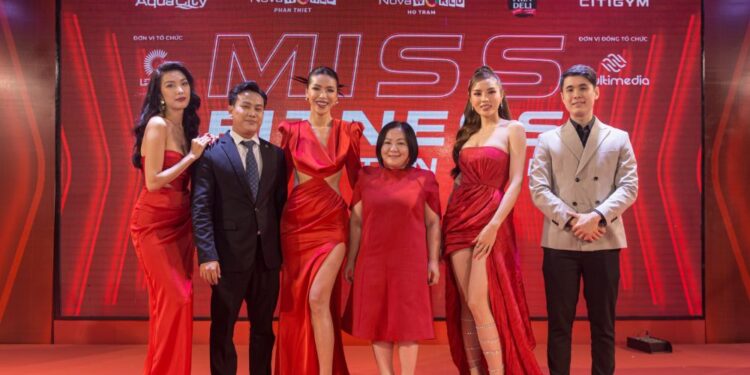 HOA HẬU VIỆT NAM KỲ DUYÊN ĐẸP LỘNG LẪY, Á HẬU QUỐC TẾ THÚY VÂN CÙNG SIÊU MẪU MINH TÚ KHOE SẮC VÓC QUYẾN RŨ