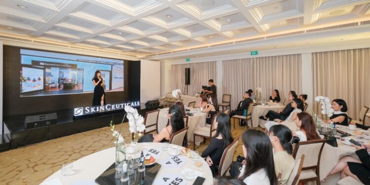 “QUYỀN NĂNG KHOA HỌC, CHUYỂN HÓA SẮC DA”