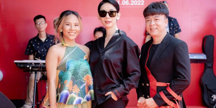 Cindy Thái Tài, Lê Minh Ngọc ra Đà Nẵng hỗ trợ Xuân Lan trong vai trò mới