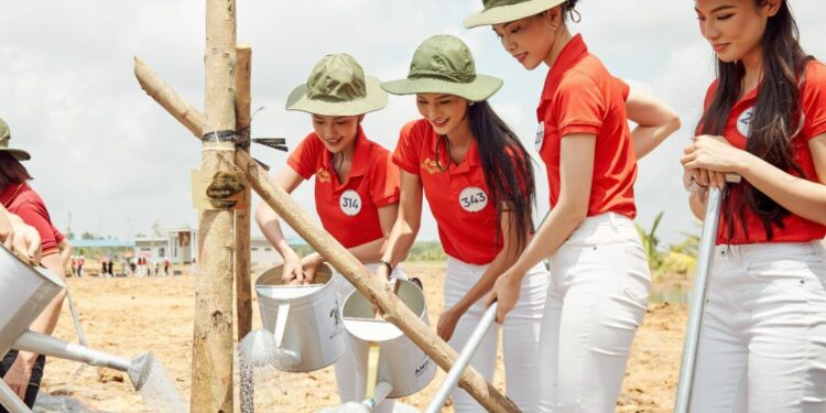 THÍ SINH HOA HẬU HOÀN VŨ VIỆT NAM 2022 THAM GIA NHỮNG HOẠT ĐỘNG NHÂN VĂN