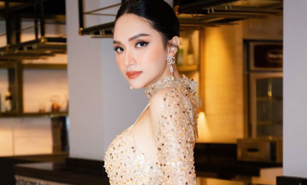 Hương Giang, Minh Kha trình diễn show thời trang kép của Xuân Lan