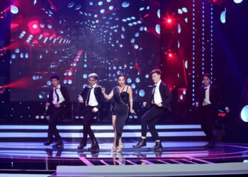 Phượng Vũ, Minh Sang, Phương Trang mở màn Tỏa Sáng Sao Đôi 2022 với loạt tiết mục ấn tượng