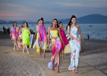 TOP 44 HOA HẬU HOÀN VŨ VIỆT NAM 2022 TỰ TIN TRÌNH DIỄN 2 BỘ SƯU TẬP ẤN TƯỢNG “LÃNG DU” VÀ “KÍNH VẠN HOA”