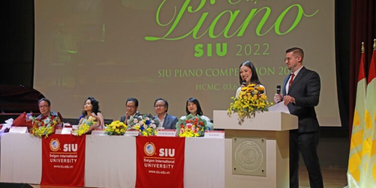 Nghệ sĩ Piano Eun Young Joo đến từ Hàn Quốc ngồi “ghế nóng” SIU Piano Competition 2022