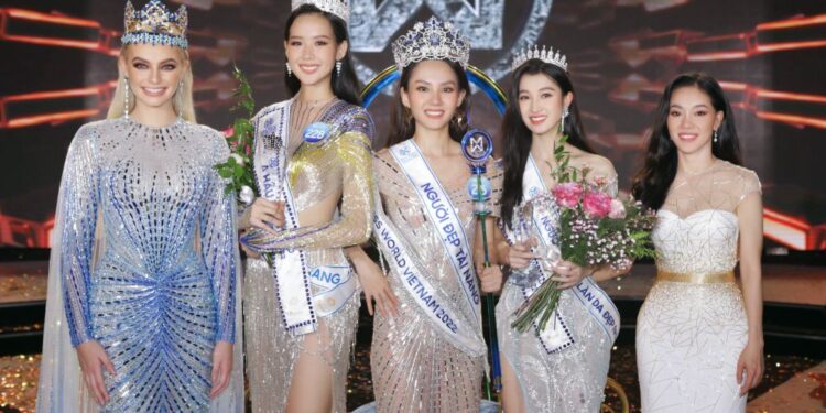 Huỳnh Nguyễn Mai Phương lộng lẫy đăng quang Miss World Vietnam 2022