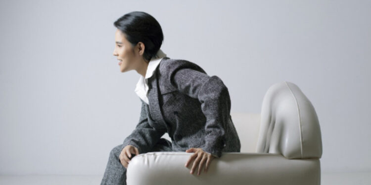 Đang lưu diễn ở Mỹ, Vũ Cát Tường hoảng hốt vì tốc độ “cháy vé” concert tuổi 30