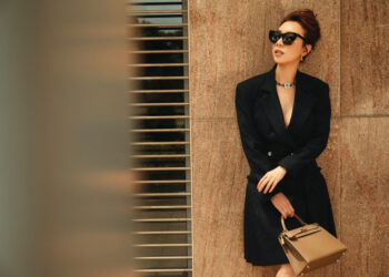 “Chị Mười Ba” Thu Trang thăng hạng nhan sắc, xuống phố “sương sương” cũng quá ngầu