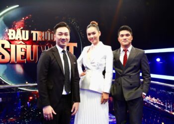 Thành Trung vỡ òa cảm xúc khi CEO Bảo Hoàng cùng Á hậu Hoàng My giành được 300 triệu đồng