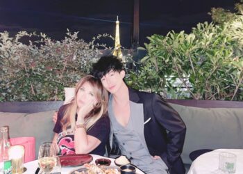 Nathan Lee vung hơn 1 tỉ đồng để sở hữu 1 bức tranh ngay khi vừa trở lại Paris