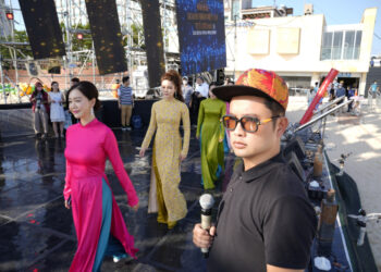 Đạo diễn NGUYỄN QUÝ KHANG chuyên trị hoa hậu tại nước ngoài