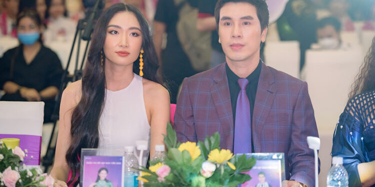 Á Vương Hoàng Phi Kha đầy quyền lực ngồi ghế nóng Nét Đẹp Sinh Viên 2022