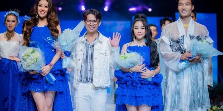 Hoa hậu Khánh Vân lộng lẫy bên Nam vương Duy Linh trong đêm thời trang Angels Wish