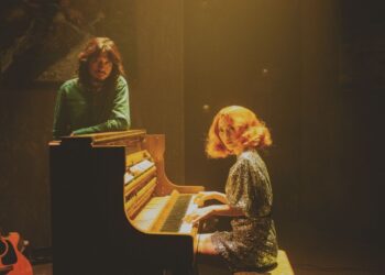 Các nghệ sĩ bắt trend MV Diễn Viên Tồi của Đen, có cả “sao hay ra dẻ quá”