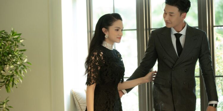 Soi gia thế của mỹ nam người Thái, khiến Hương Giang khóc nức nở trong MV mới