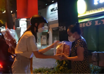 HOA HẬU LƯƠNG THÙY LINH KHIẾN KHÁN GIẢ BẤT NGỜ VÌ HÀNH ĐỘNG ĐẸP NÀY NHÂN DỊP TRUNG THU