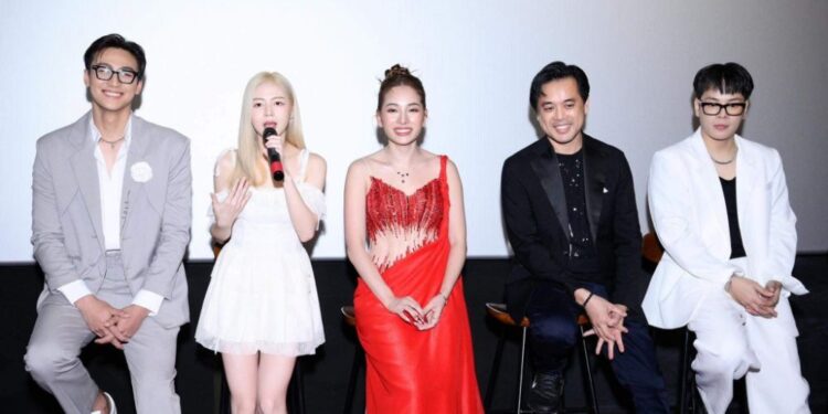 Mạc Trung Kiên thừa nhận anh rất hồi hộp khi đóng cảnh tình tứ