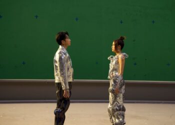 MV “Kiềng Ba Chân” của Hoàng Thùy Linh và Karik có gì đặc sắc?