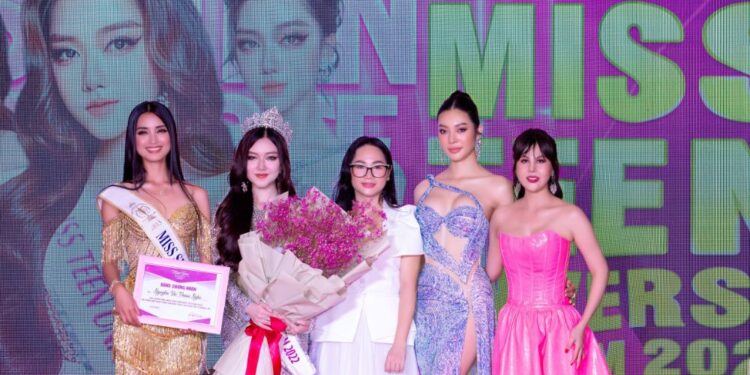 Mrs United Nations Nguyễn Như Quỳnh sẽ đưa Nguyễn Vũ Thoại Nghi chinh chiến Miss Teen Universe 2022 tại Mỹ 