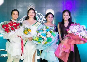 Hoa hậu Phương Triều ngập tràn hạnh phúc trong tiệc Thanks Party