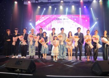 LUK VÂN TIẾP TỤC “ĐÁNH LIỀU” VỚI DÀN DIỄN VIÊN TRẺ TRONG DỰ ÁN “KHI TA HAI LĂM”