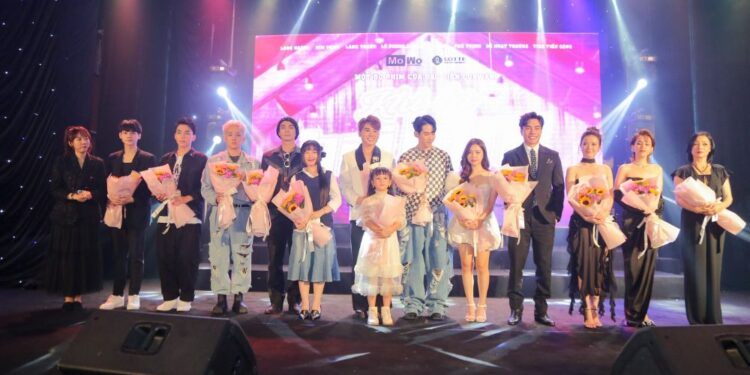 LUK VÂN TIẾP TỤC “ĐÁNH LIỀU” VỚI DÀN DIỄN VIÊN TRẺ TRONG DỰ ÁN “KHI TA HAI LĂM”