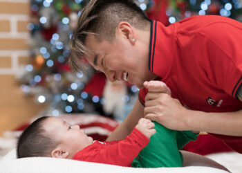 Đàm Vĩnh Hưng rơi nước mắt: “Tôi đi shopping cầm chiếc áo lên nhưng đặt xuống cũng dễ dàng vì nghĩ tới con”