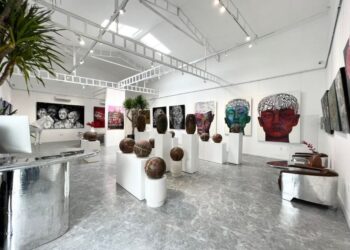 Color Secret- Bí ẩn của sắc màu: Cuộc hội ngộ độc đáo của NS Hà Hùng Dũng và Vichit Nongnual