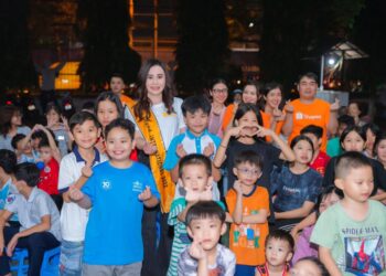 Hoa hậu Phan Kim Oanh: Tôi đến với trẻ em Làng SOS bằng tấm lòng của một người Mẹ