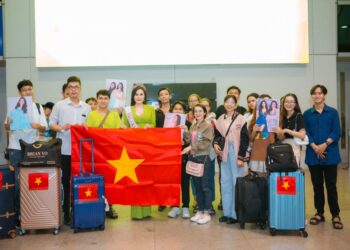 Đại diện Việt Nam Phan Kim Oanh chính thức khởi động hành trình chinh phục vương miện Quốc tế