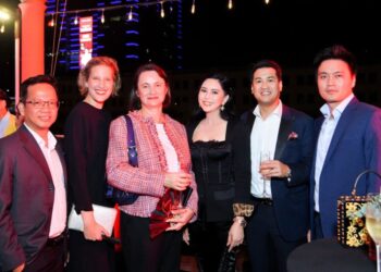 Màn đọ sắc ấn tượng của Doanh nhân Thuỷ Tiên, Tiên Nguyễn và Linh Rin