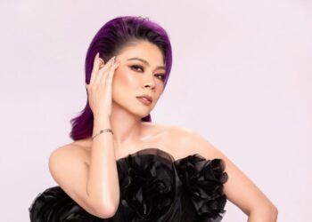 Ca sĩ Thanh Thảo mới lạ với màu tóc tím