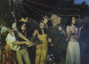 XUẤT HIỆN TU SĨ KÌ LẠ TRONG HẬU TRƯỜNG KINH DỊ CỦA ĐẢO ĐỘC ĐẮC – TỬ MẪU THIÊN LINH CÁI