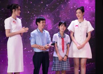    Gieo con chữ, gửi yêu thương: Dự án về người gieo con chữ thầm lặng cho học sinh khó khăn