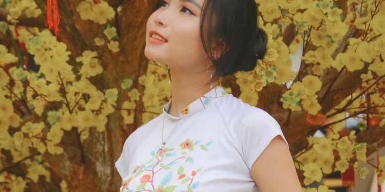 Á khôi 2 Trần Cẩm Vy: Biết yêu thương nhiều hơn để xứng đáng với danh hiệu Người đẹp vì cộng đồng