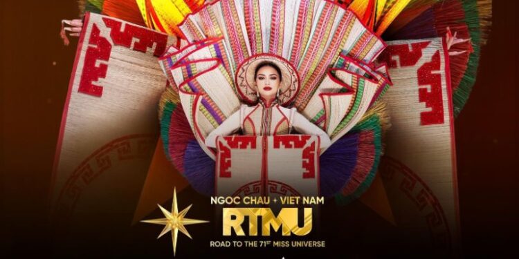 CHIẾU CÀ MAU” THAY ĐỔI THIẾT KẾ, SỬ DỤNG HỌA TIẾT HOA SEN CÁCH ĐIỆU LÀ ĐIỂM NHẤN Ở VẠT ÁO