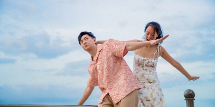 Thu Thủy, Trương Quỳnh Anh, Dương Khắc Linh, Lâm Vinh Hải đồng cảm với Ngô Kiến Huy trong MV ‘Sao em biết người rời đi không buồn’