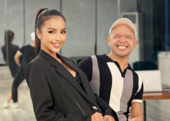 NGỌC CHÂU GẶP PHẢI KHÓ KHĂN KHI CHỈNH SỬA DÁNG ĐI CATWALK