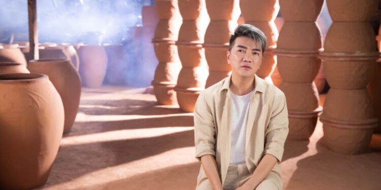 Đàm Vĩnh Hưng nhiều lần bật khóc khi hát “Chuyến xe chiều 30 Tết”