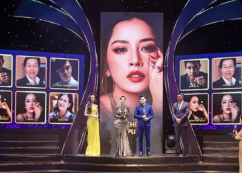 Thanh Trúc, Quang Sự, Chi Pu và Gin Tuấn Kiệt lần lượt ẵm cúp diễn viên được yêu thích nhất Điện ảnh và Truyền hình