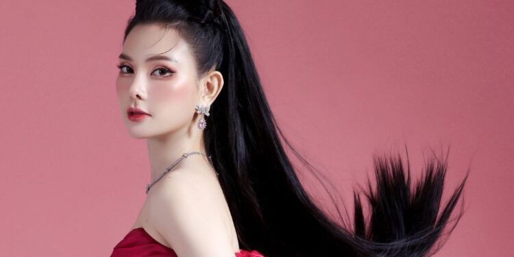 Thu Thuỷ mừng tuổi mới với hình ảnh trẻ trung, rạng rỡ