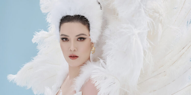 Trang phục dân tộc của Trâm Anh tại Mrs International Global 2023 ẩn chứa hàm ý sâu sắc khiến netizen khen ngợi 