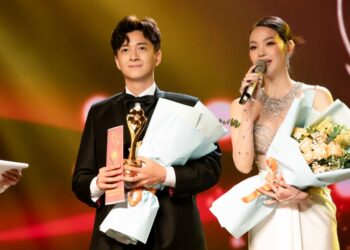 Ngô Kiến Huy nhận 2 giải Mai Vàng lần thứ 28 ở hạng mục âm nhạc và người dẫn chương trình của năm.