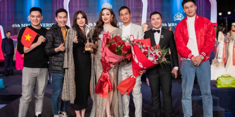 Xuất sắc đoạt giải Á hậu 1 Mrs Universe 2022, người đẹp Hoàng Thanh Nga làm rạng danh nhan sắc Việt