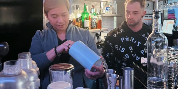 Trần Nhật Hoàng: Ông chủ trẻ nhà hàng nồng hậu đồng hành cùng đoàn Mrs  Hoàn vũ Việt Nam